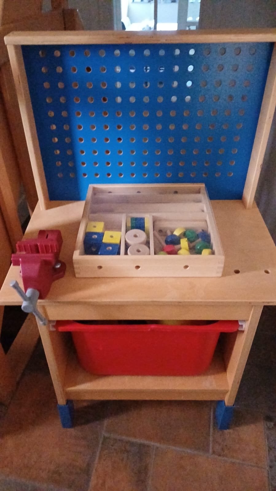 Houten werkbank met gereedschap en accessoires, Ophalen, Gebruikt, Meubelstuk of Keukentje