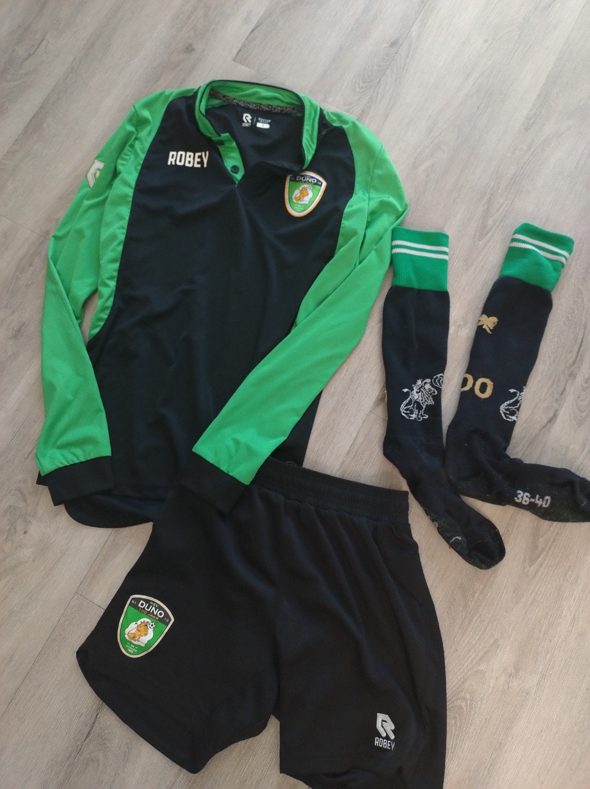 Duno voetbaltenue Shirt S, Broekje 164, Sokken 36-40, Maat XS of kleiner, Ophalen of Verzenden, Shirt