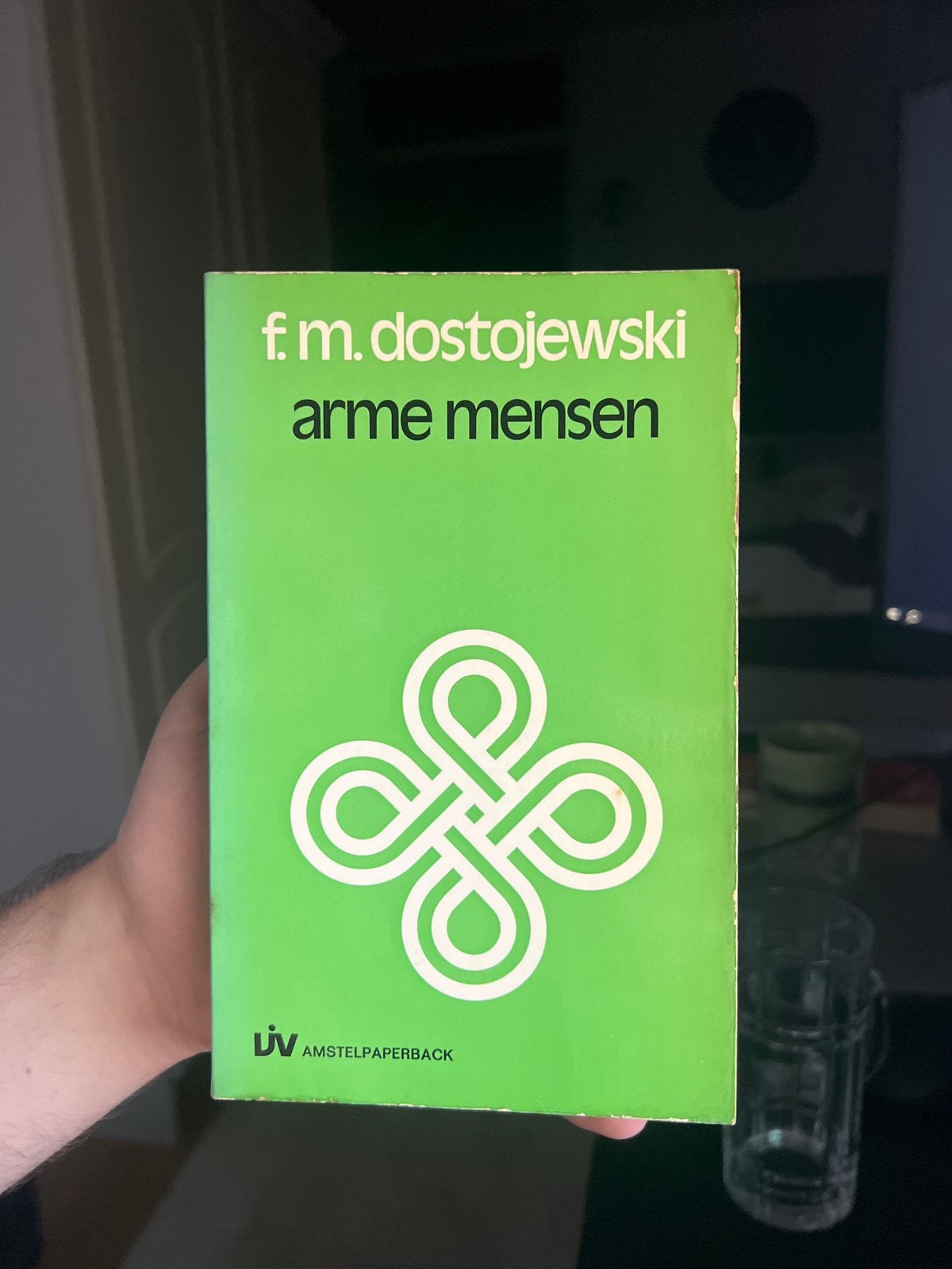 Arme Mensen - F.M. Dostojevski (Amstelpaperback), Boeken, Literatuur, Ophalen of Verzenden, Gelezen, Nederland