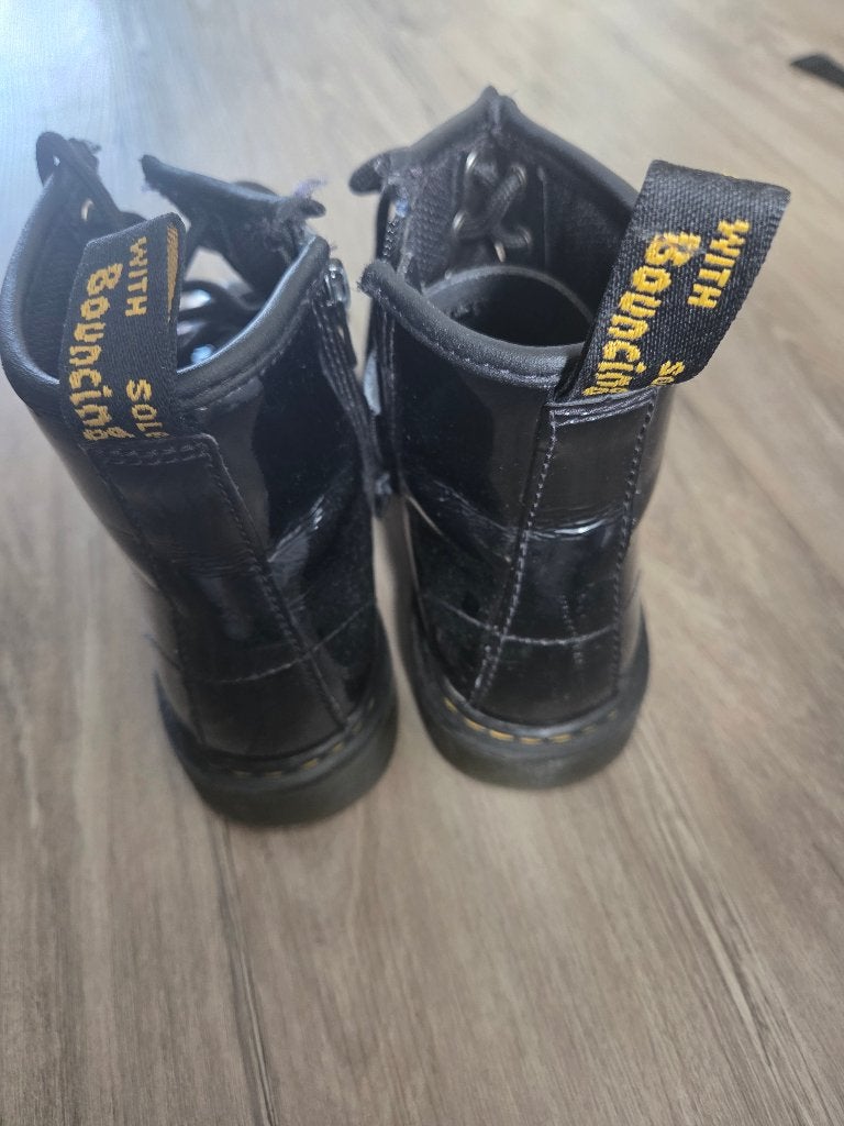 Dr martens zwart lak maat 34, Kinderen en Baby's, Kinderkleding | Schoenen en Sokken, Ophalen, Gebruikt, Meisje, Dr martens