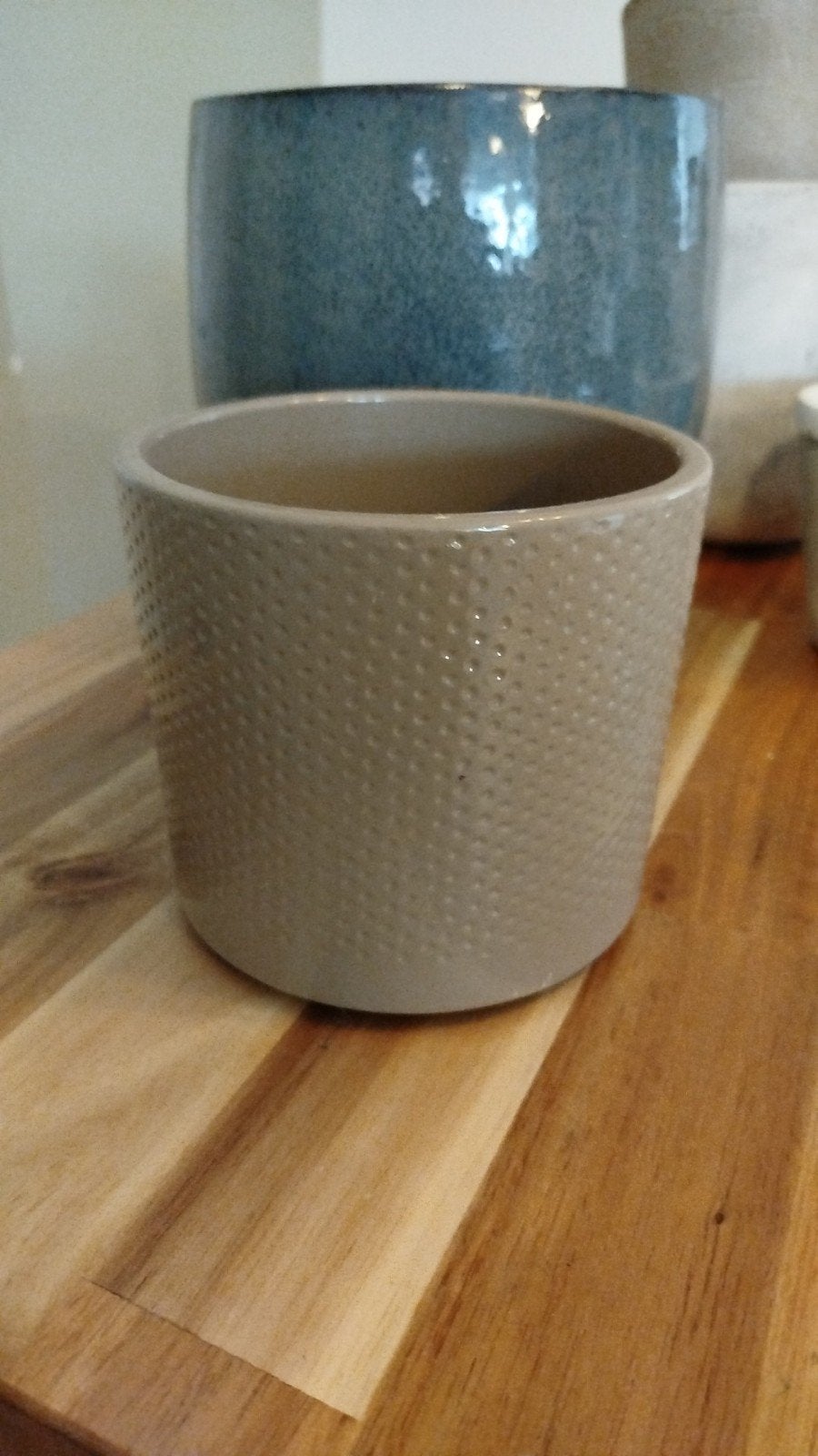 Mooie beige bloempot met structuur, zo goed als nieuw, Tuin en Terras, Ophalen of Verzenden