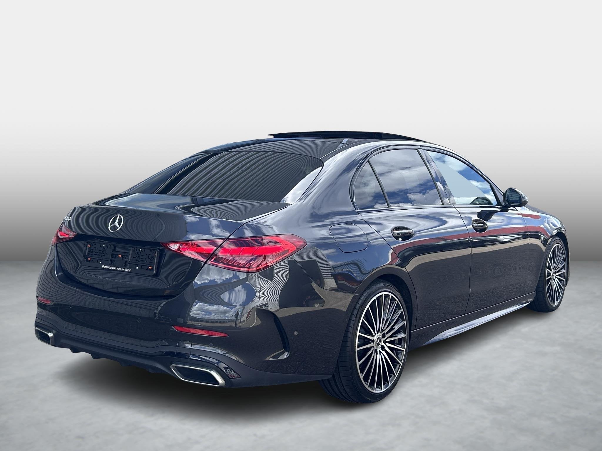 Mercedes-Benz C-klasse 180 AMG Line | Panoramadak | Stoelver, Automaat, 4 cilinders, Leder en Stof, Bedrijf