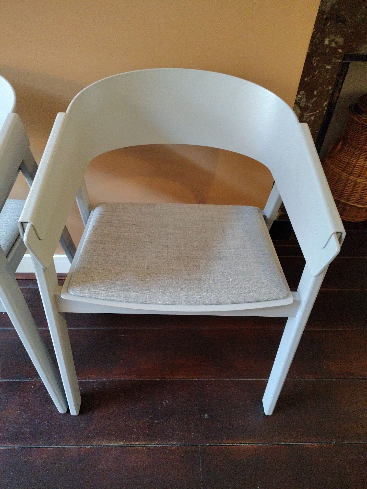 2 Muuto Cover design eetkamer stoelen grijs, Modern design, Gebruikt, Twee, Ophalen of Verzenden