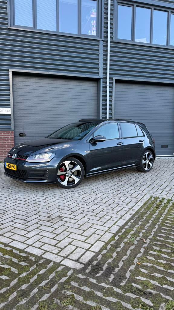 Golf 7 GTI Performance DSG 230PK PANO DYNAUDIO NAP ✅ VOL!, Zwart, 4 cilinders, 1984 cc, 1324 kg