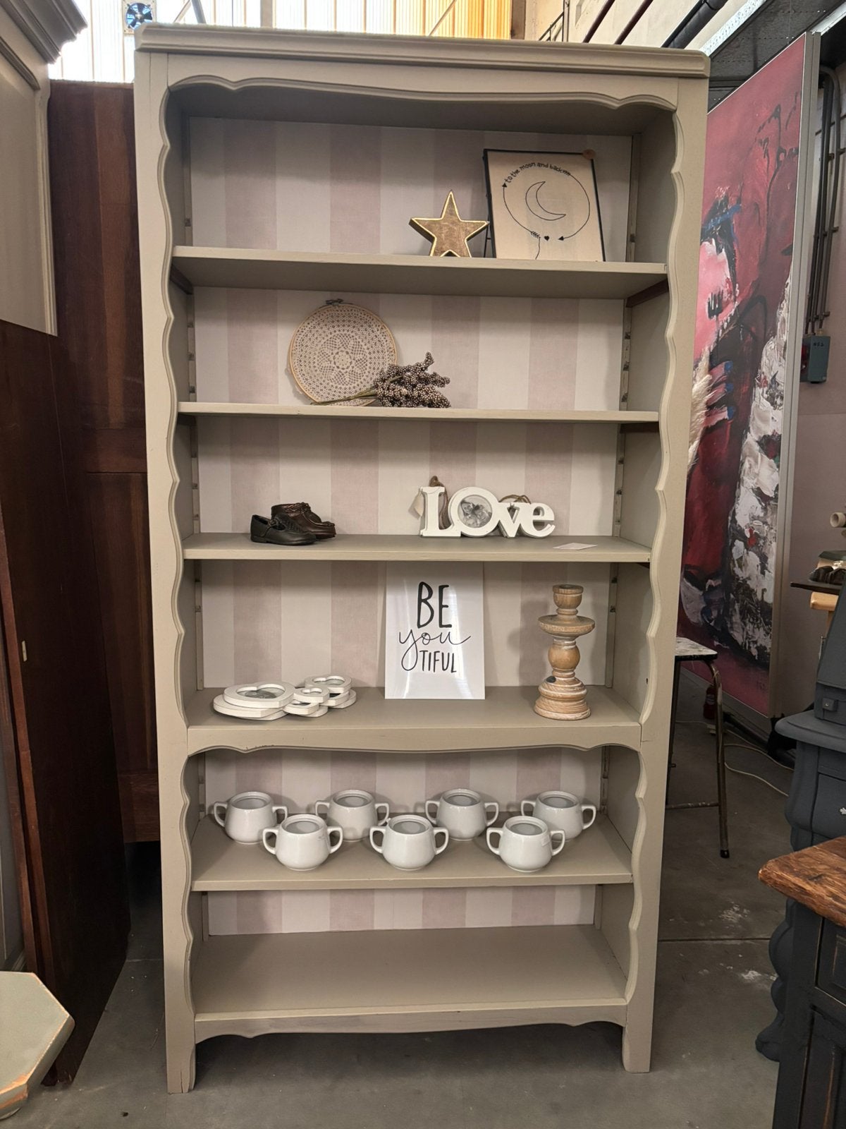 Vintage brocante boekenkast / kast, Huis en Inrichting, Kasten | Boekenkasten, Met plank(en), Studio Larilo, Zo goed als nieuw