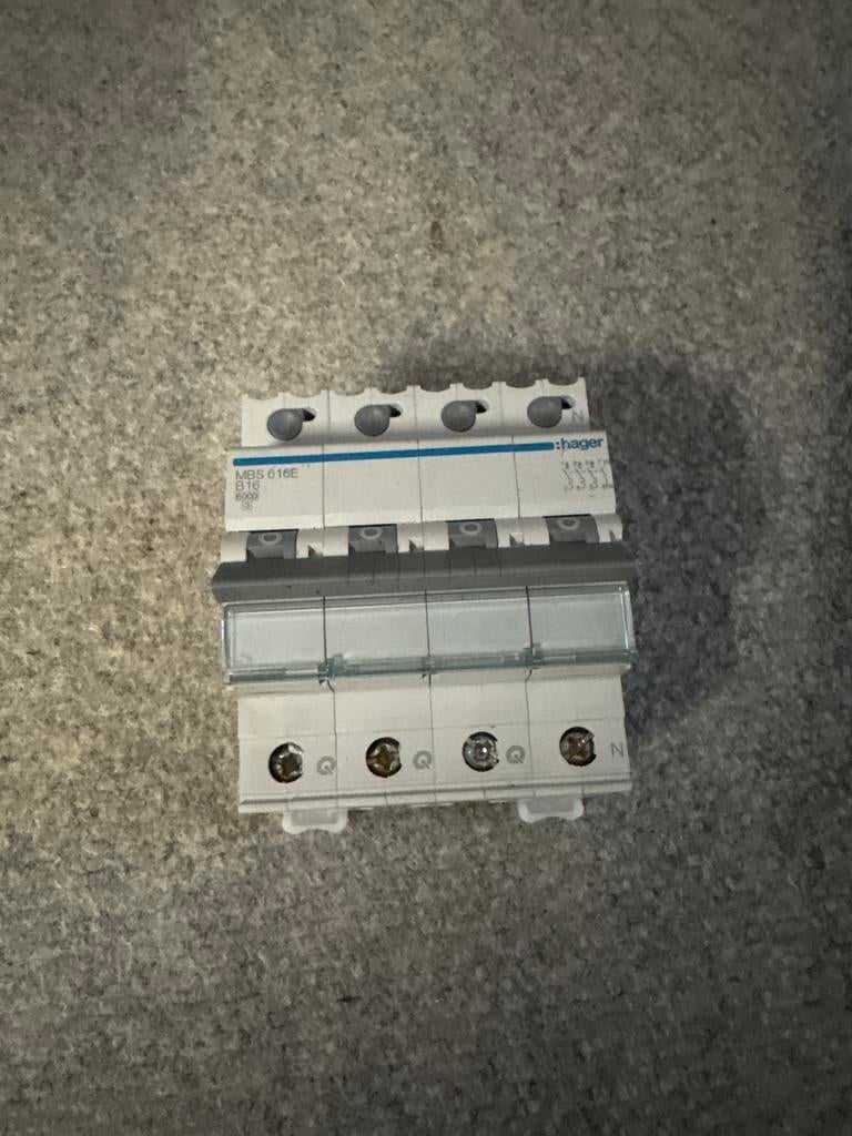 Hager MBS 616E B16 4-polige automaat, Ophalen of Verzenden, Zo goed als nieuw
