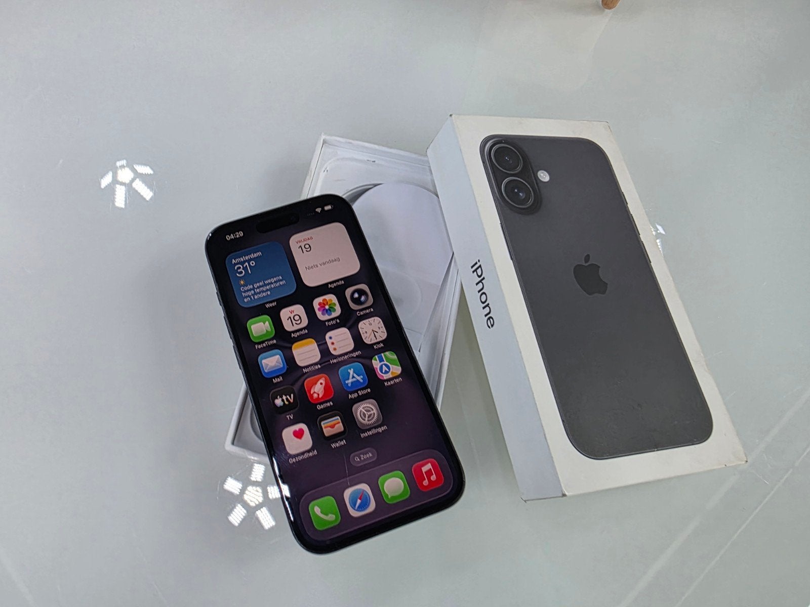 Iphone 16 128GB/ batterij 91%, Zwart, Rjsmartphonelelystad@gmail.com, 128 GB, Gebruikt