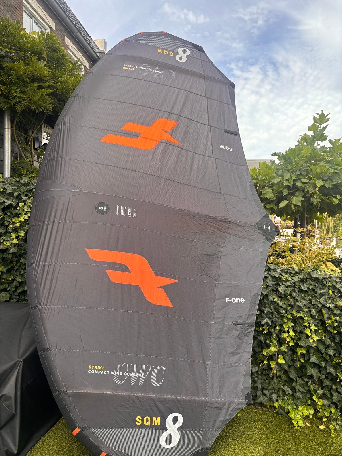 F-One Strike CWC V4 Aluula 8m in 2026 in gebruik, Watersport en Boten, Ophalen of Verzenden, Zo goed als nieuw, Wingsurf-wing