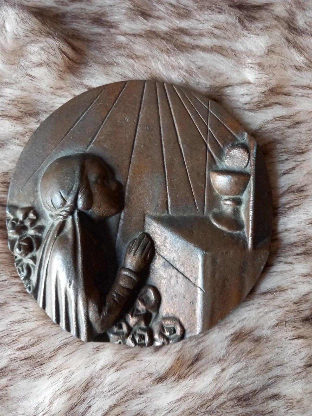 Bronzen Plaquette: Biddende Maria met Kelk, Ophalen of Verzenden