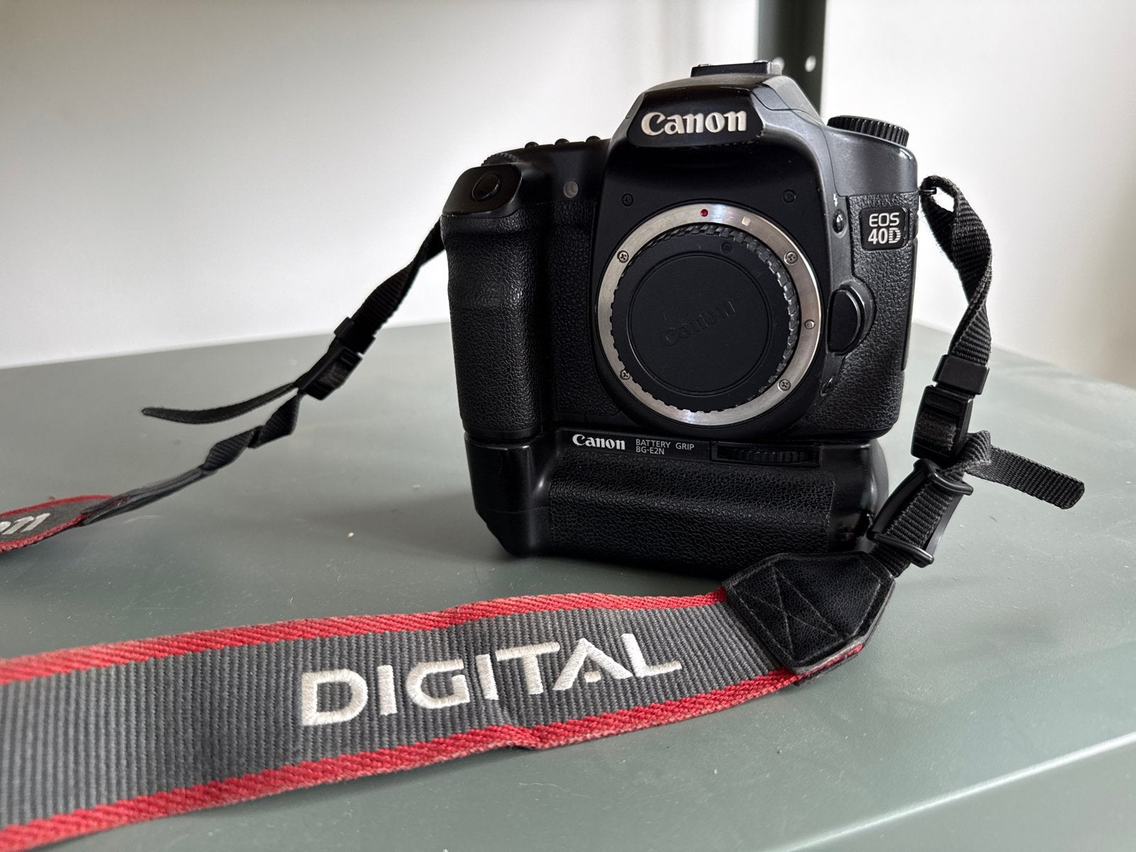 Canon EOS 40D Spiegelreflexcamera met batterijgrip, Ophalen, Gebruikt, Spiegelreflex, Canon