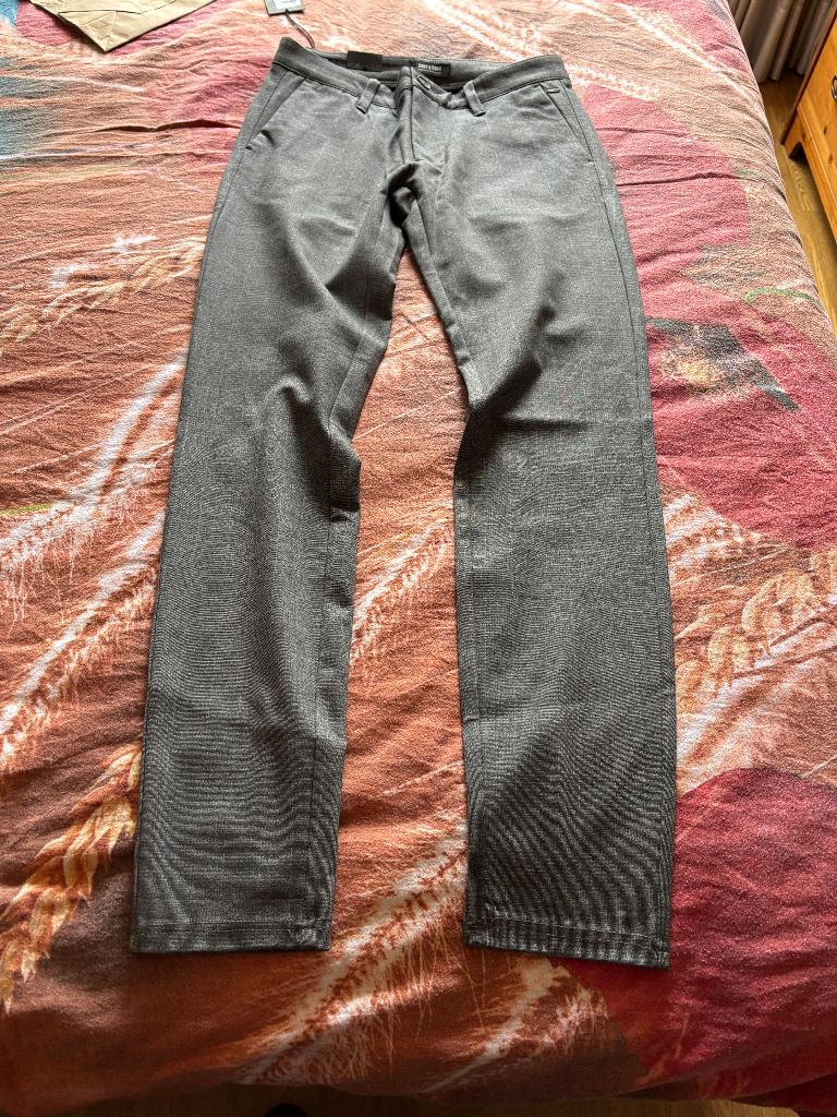 NIEUW: Pantalon grijs Only & Sons mt 30 - 34, Kleding | Heren, Broeken en Pantalons, Maat 48/50 (M), Nieuw, Ophalen of Verzenden