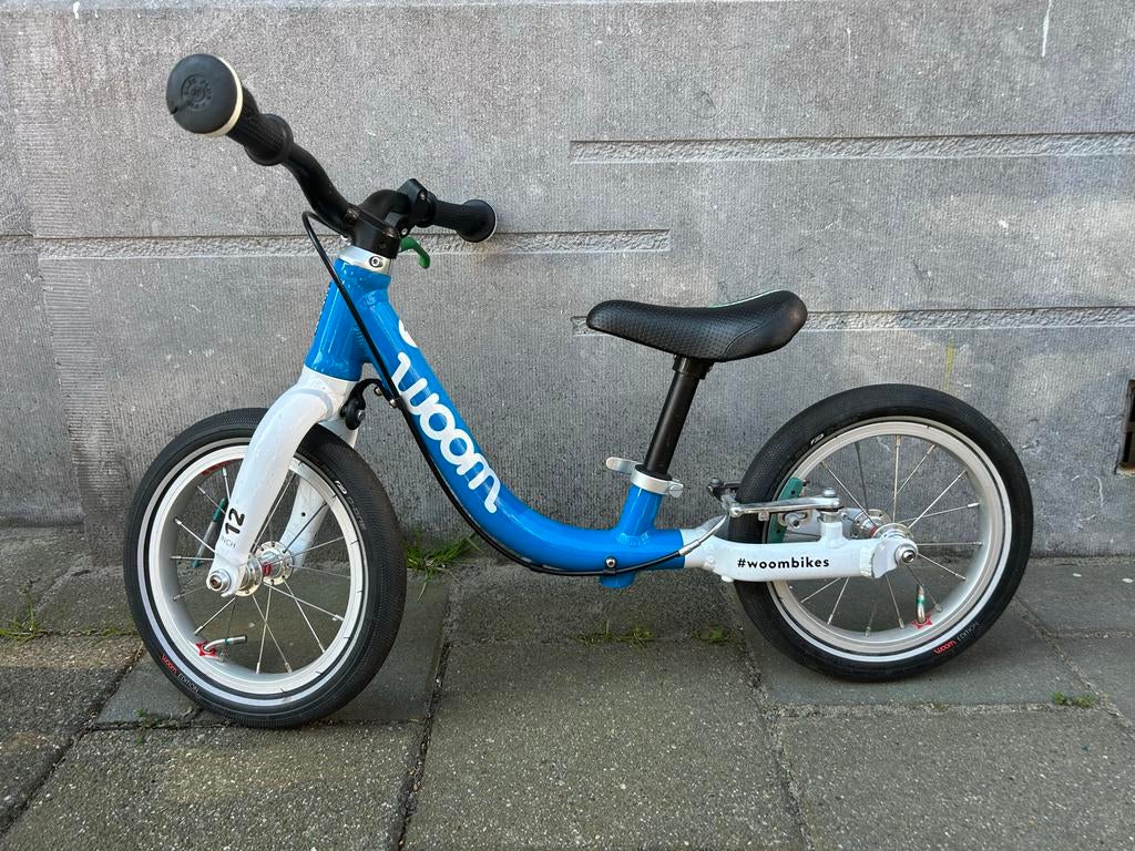 Woom 1 Loopfiets - Blauw/Wit, Ophalen, Zo goed als nieuw