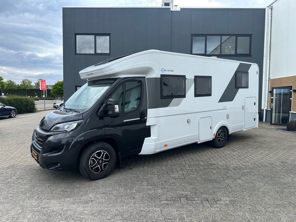 Adria SUN LIVING S-SERIES S 75SC - 5 persoons (bj 2023), Automaat, Fiat, Luifel, 7 tot 8 meter