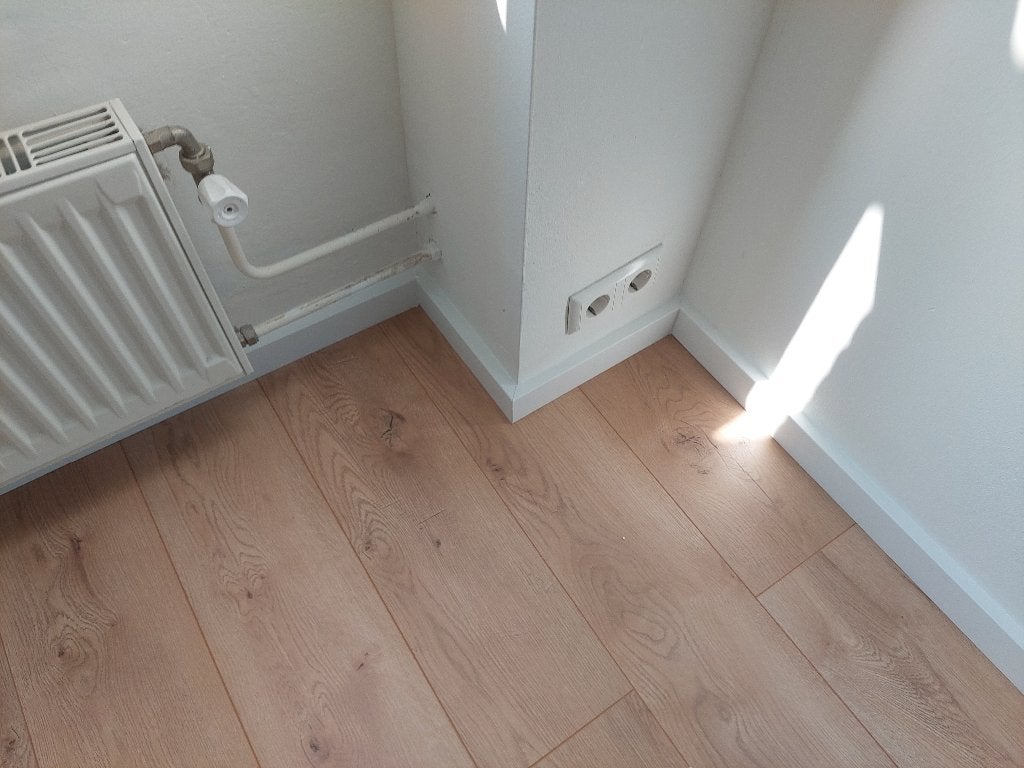 Laminaat legger / leggen / ondervloer + plakplinten €5,-, Ophalen, Nieuw, 75 m² of meer, Laminaat