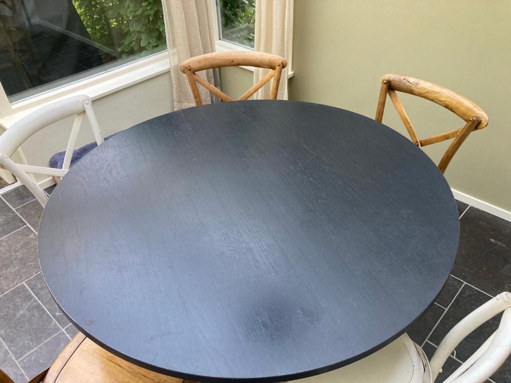 Ronde eettafel - Zwart hout - Gebruikt, Huis en Inrichting, Ophalen, Gebruikt, 100 tot 150 cm, Rond