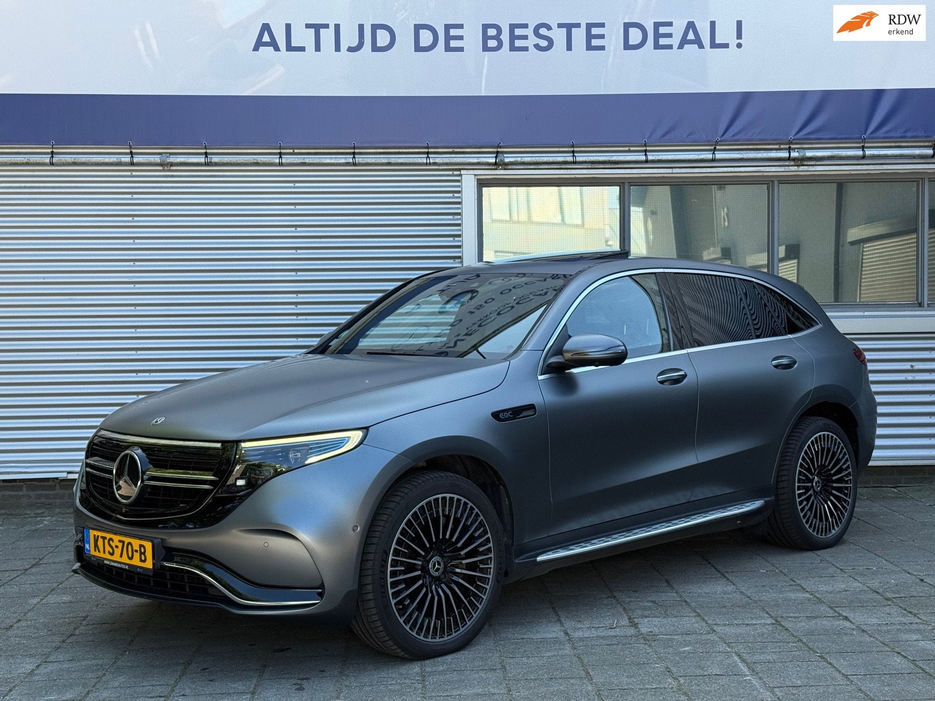 Mercedes-Benz EQC 400 4-Matic AMG 300KW l 99,08% SOH l Pano, Auto's, Automaat, 2395 kg, 417 km, Vierwielaandrijving