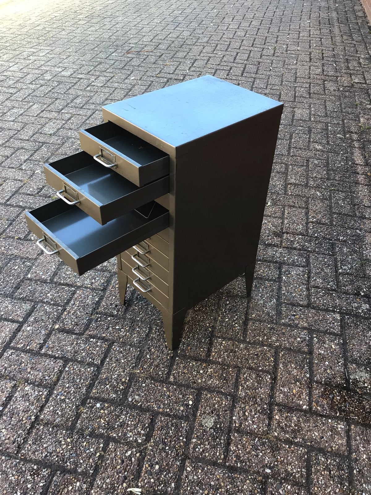 Oud stalen lade/archiefkastje, Ophalen