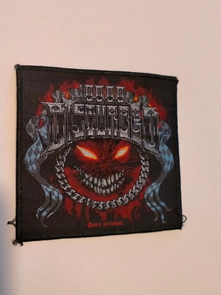 Disturbed 2012 metal hardrock logo patch band embleem, Verzamelen, Ophalen of Verzenden, Gebruikt, Kleding