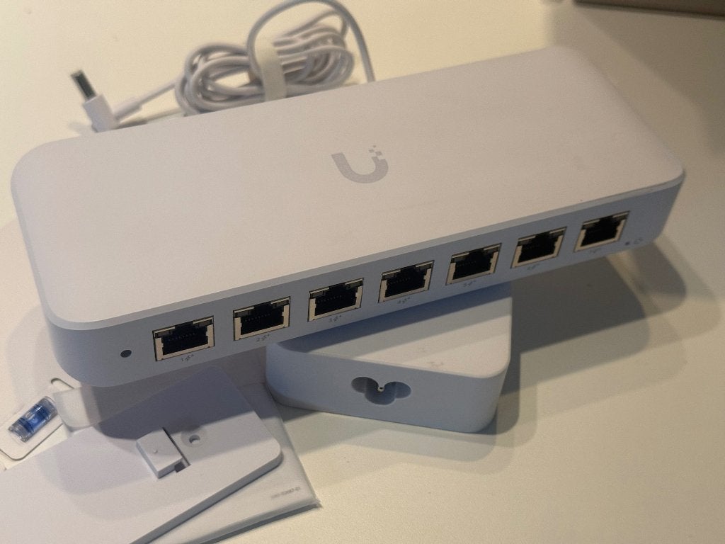 USW-Ultra-60W Unifi POE switch Unifi POE switch 8 poorten, Ophalen of Verzenden, Zo goed als nieuw
