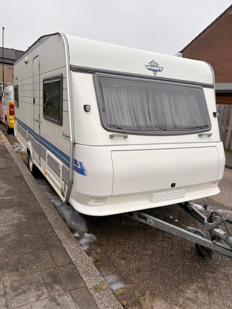 te koop mooie en nette hobby exclusieve caravan, Kachel, Rondzit, Hobby, Frans bed