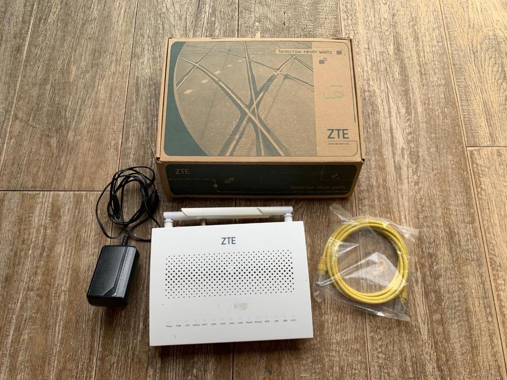 ZTE Router met modem (ZXHN F668), Computers en Software, Routers en Modems, Ophalen, Gebruikt, Router met modem, ZTE