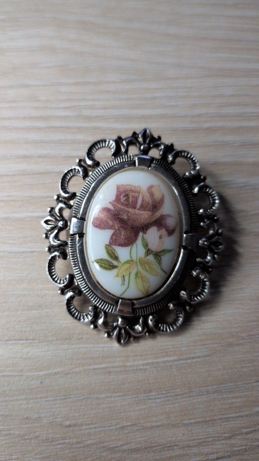 Vintage Sjaalklem / Vestclip - Camee Roos - Zilverkleurig, Ophalen of Verzenden, Gebruikt