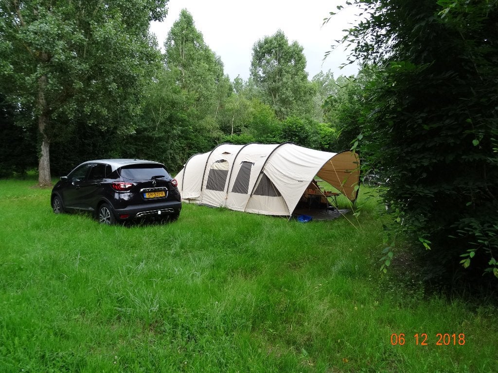 TE KOOP:  tunneltent Eureka 4 persoon, Ophalen, Gebruikt, Tot en met 4