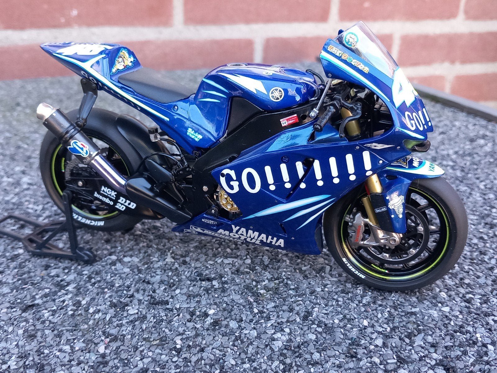 Yamaha YZR-M1 #46 Valentino Rossi 2004 MotoGP 1/12, Ophalen of Verzenden, Nieuw, 1:9 t/m 1:12, Motor