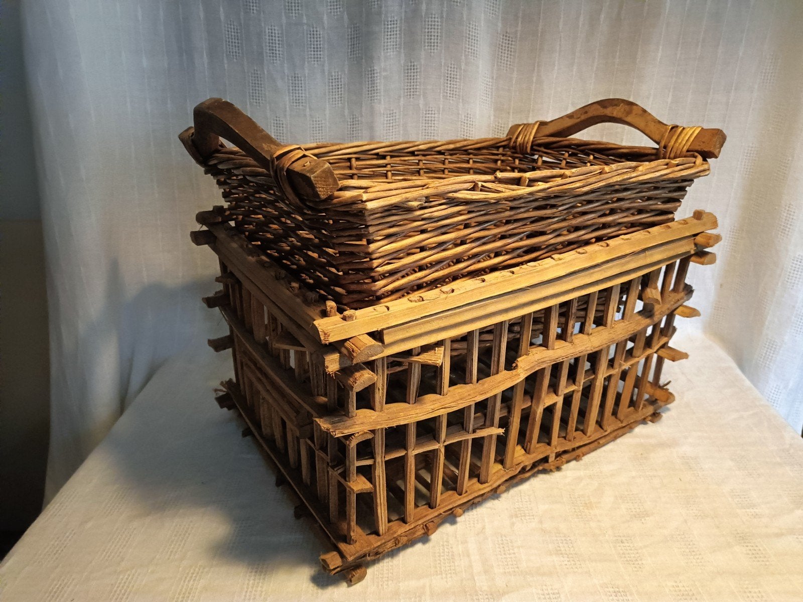 Vintage. 2 Rieten manden, Huis en Inrichting, Woonaccessoires | Schalen en Manden, Ophalen of Verzenden, Zo goed als nieuw, Rechthoekig