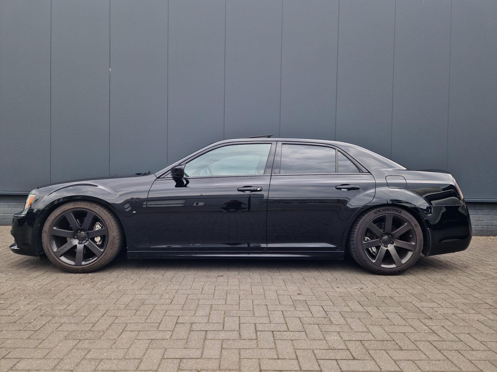 Chrysler 300C SRT-8 Facelift lpg G3, Auto's, Chrysler, Automaat, 12 maanden, Achterwielaandrijving, Gebruikt