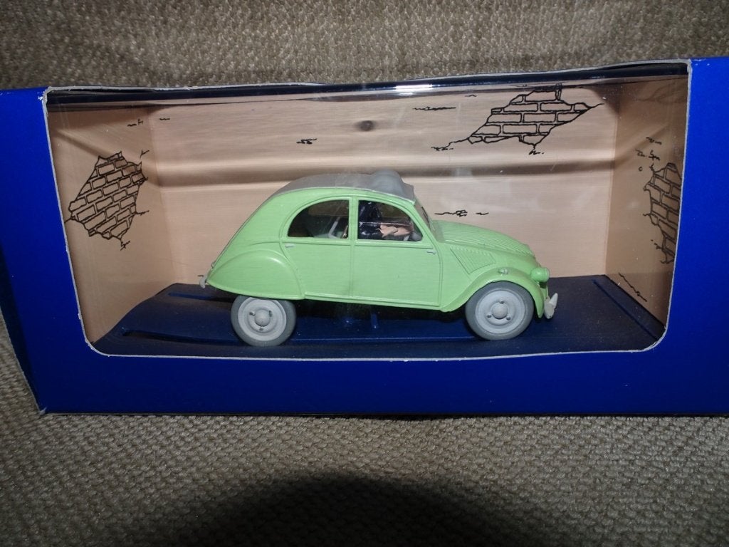 kuifje 2cv citroen 1949 1;43 in ovp certificaat leuk item, Ophalen, Kuifje, Zo goed als nieuw, Beeldje of Figuurtje