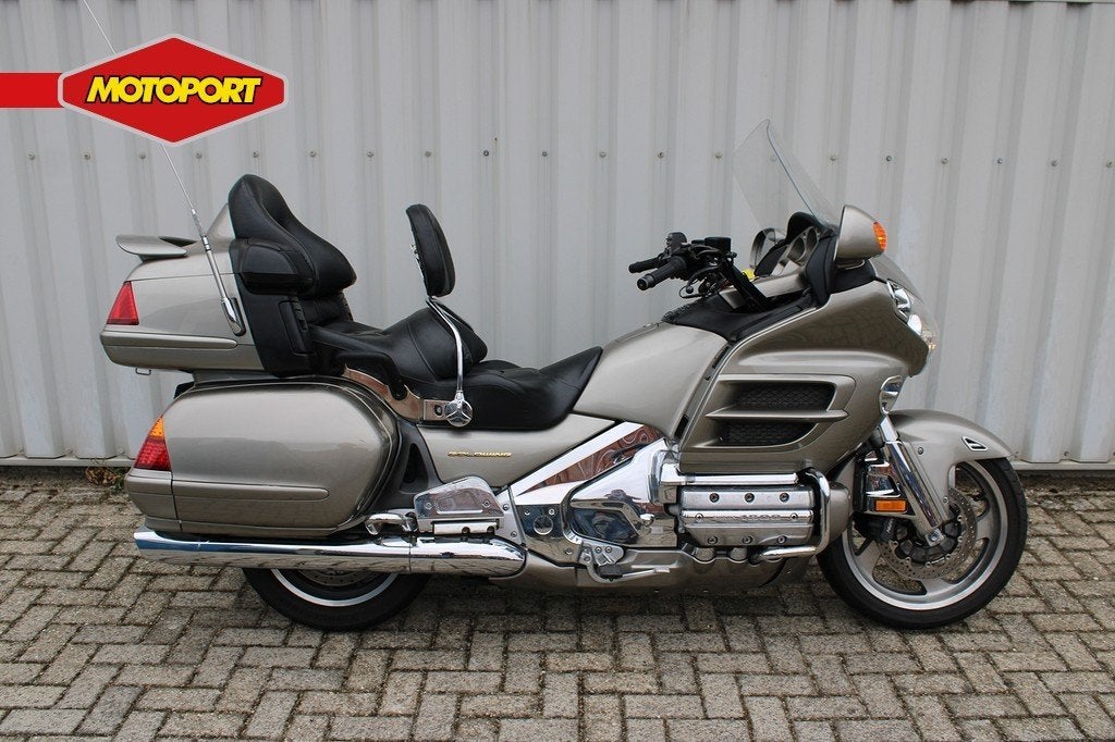 Honda GL 1800 Goldwing (bj 2002), Bedrijf, Mc.benelux@honda-eu.com, Toermotor, Doornveld 180
B-1731  Zellik, BE