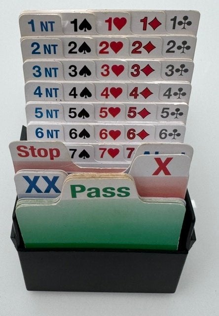 4 Bridge biedboxen, Hobby en Vrije tijd, Drie of vier spelers, Ophalen of Verzenden, Gebruikt, Bridge Partner (Danish Bridge Federation)