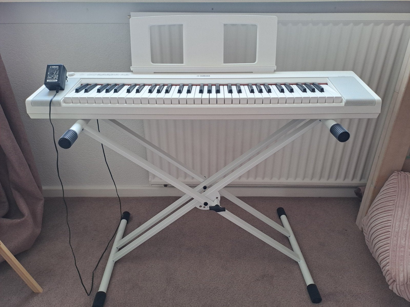 Yamaha NP15WH - Portable piano als nieuw  +standaard!, Muziek en Instrumenten, Keyboards, Ophalen, Zo goed als nieuw, 61 toetsen