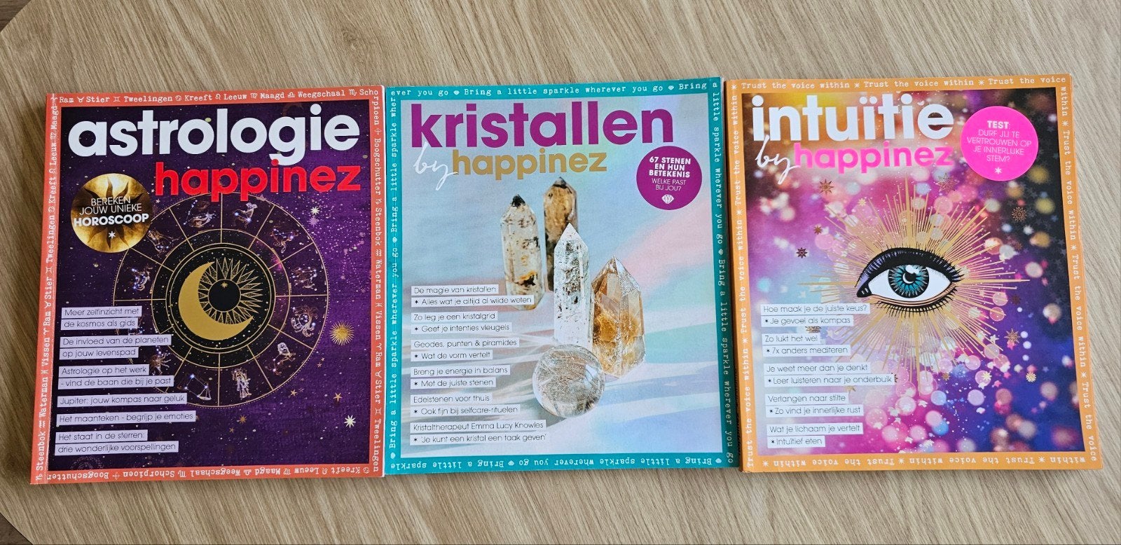 3x Happinez special - astrologie, kristallen, intuïtie, Ophalen of Verzenden, Zo goed als nieuw, Lichaam en Geest