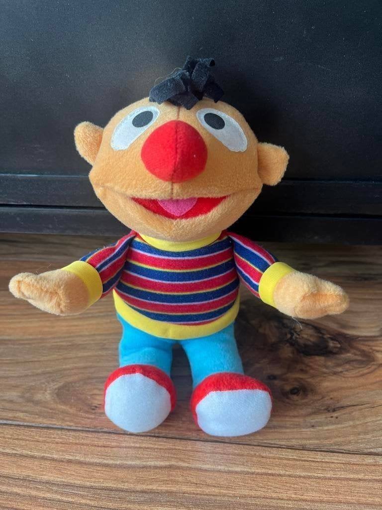 Ernie Sesamstraat 30cm Pluche Knuffel Nieuw, Ophalen of Verzenden, Nieuw, Overige typen