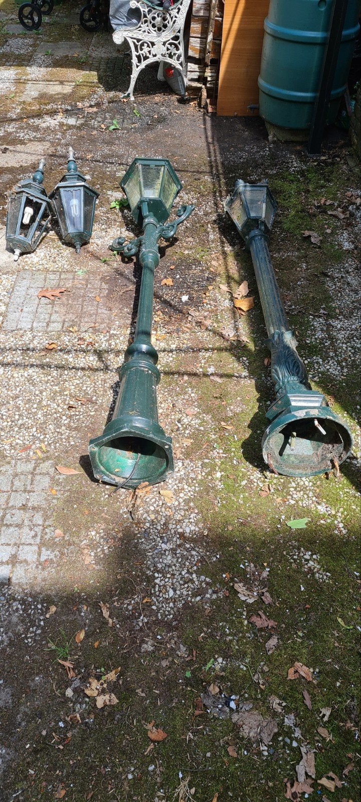 tuinlampen gietijzer  4 stuks met ruitjes, Tuin en Terras, Buitenverlichting, Gebruikt, Wandlamp, IJzer, 50 tot 250 watt, Netvoeding
