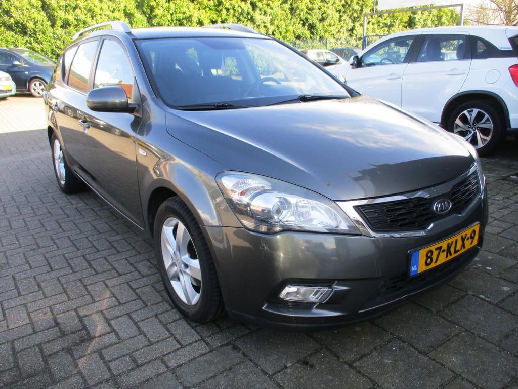 Kia Cee'd 1.4 CVVT AIRCO! CRUISE! NAVI! TREKHAAK!, Voorwielaandrijving, Euro 5, Gebruikt, Start-stop-systeem