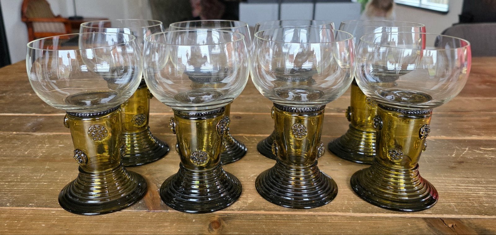 8 Roemer(?) glazen, 4 met lichte beschadiging, Ophalen