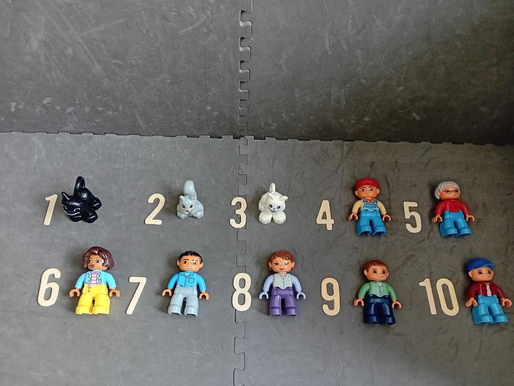 Lego Duplo 10 poppetjes, Inclusief minifiguren, Gebruikt, ., Ophalen of Verzenden