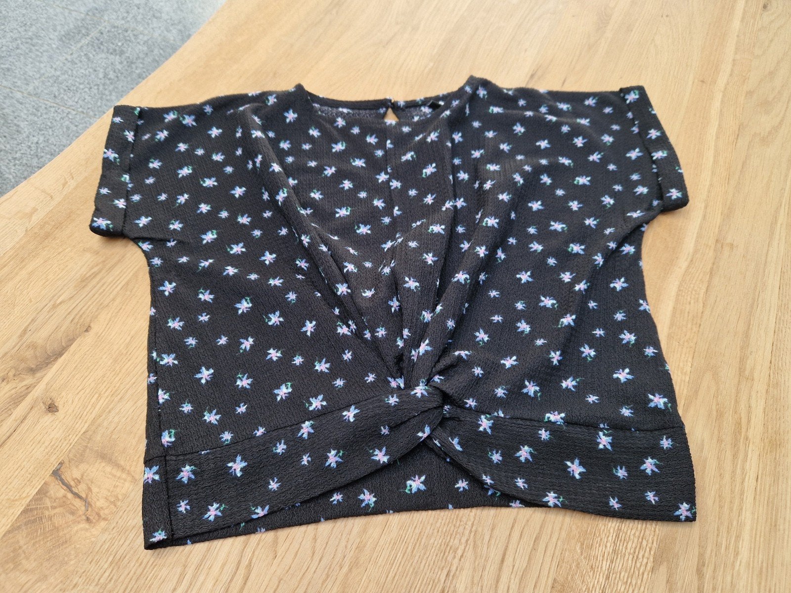 Nieuwe bloemenprint top maat 134/140 - Zomerklaar!, Kinderen en Baby's, Kinderkleding | Maat 134, Meisje, Nieuw, Ophalen of Verzenden