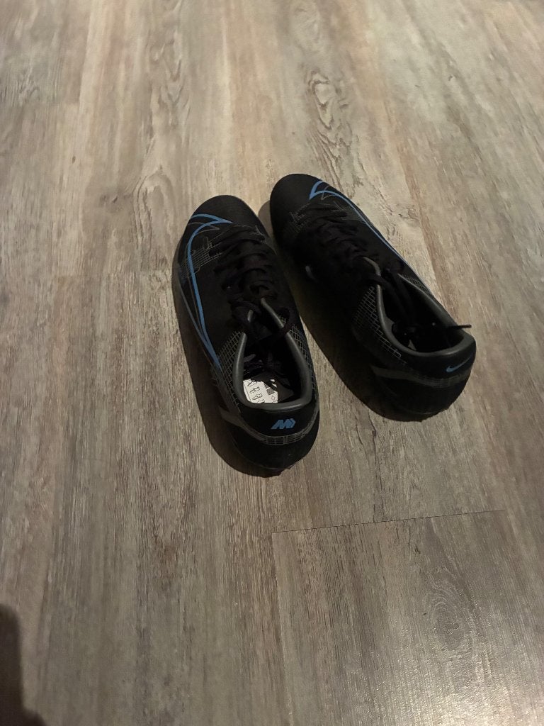 Mercurial voetbalschoenen maat 45, nooit gedragen., Maat XS of kleiner, Schoenen, Nieuw, Ophalen of Verzenden