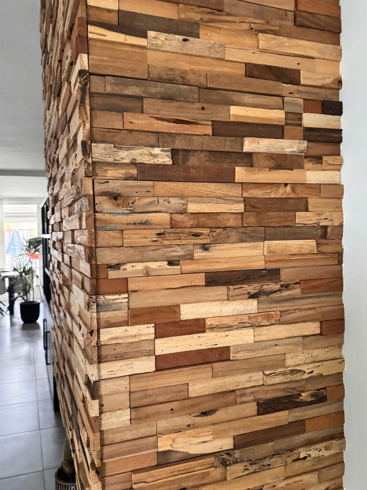 Houten wandbekleding voor open haard of muur/ Houtstrip Teak, Huis en Inrichting, Hout, Meerkleurig, Ophalen of Verzenden, Zo goed als nieuw