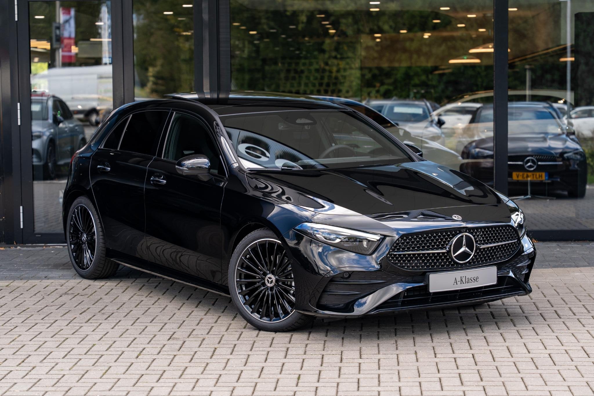 Mercedes-Benz A-klasse 180 Business Solution AMG | Panoramas, Auto's, 136 pk, 4 cilinders, Zwart, Origineel Nederlands