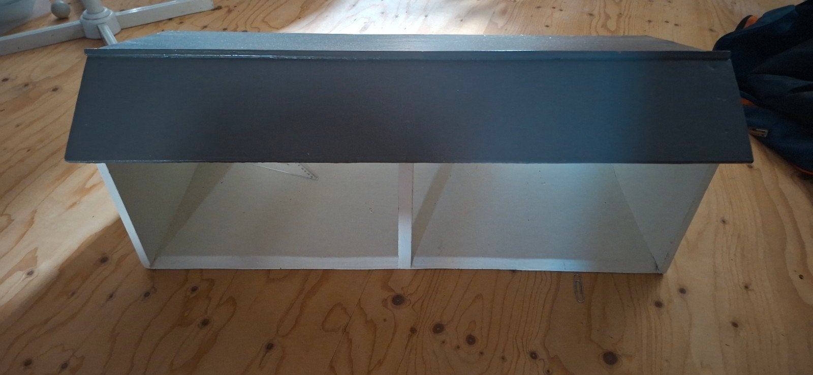 Houten loods voor tractors (77x32x24 cm), Ophalen, Gebruikt, Hout