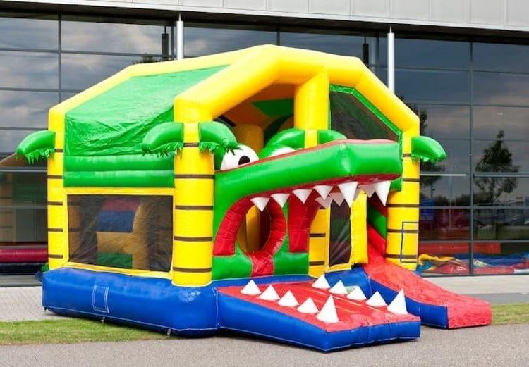 Verjaardag of feest. Springkussen vanaf 75 euro, Ophalen of Verzenden, Zo goed als nieuw, Verjaardag