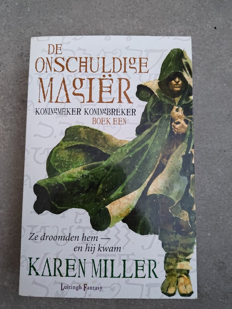 De Onschuldige Magiër - Karen Miller, Ophalen of Verzenden, Zo goed als nieuw, Karen Miller
