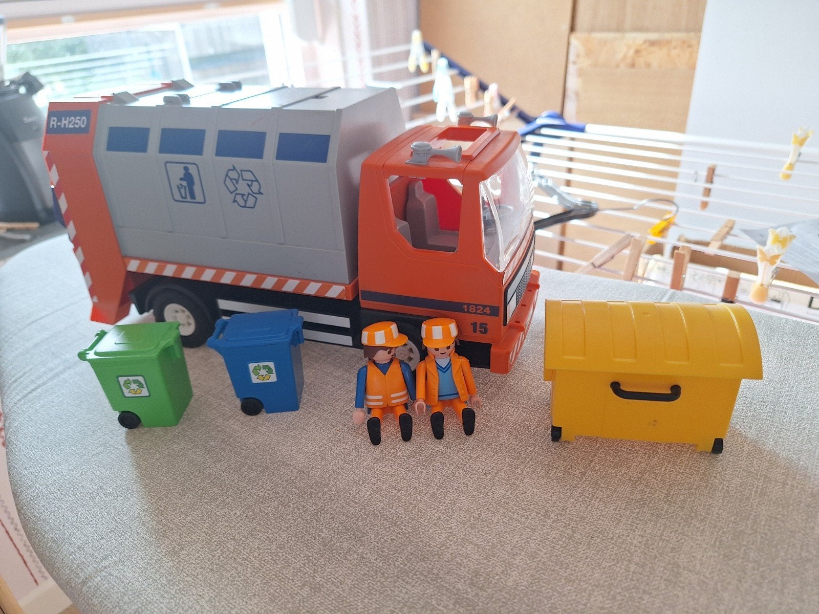 Playmobile vuilniswagen met poppetjes en containers, Kinderen en Baby's, Speelgoed | Playmobil, Gebruikt, Complete set, Voertuig