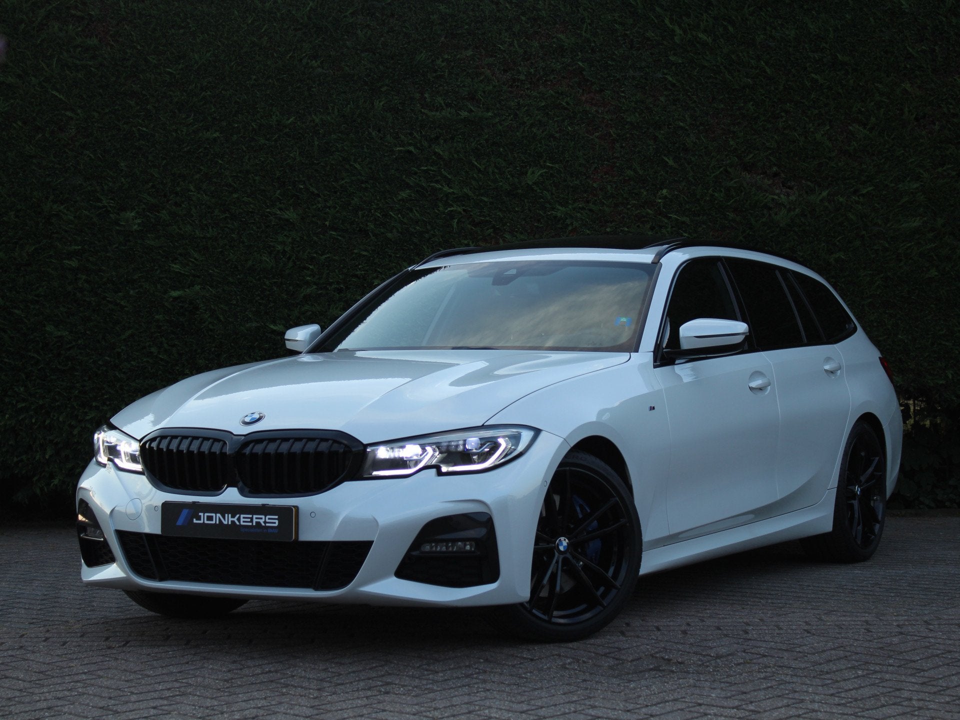 BMW 3 Serie Touring 320i High Executive Ed. M Sport | Panora, Auto's, Automaat, 1998 cc, Achterwielaandrijving, Gebruikt