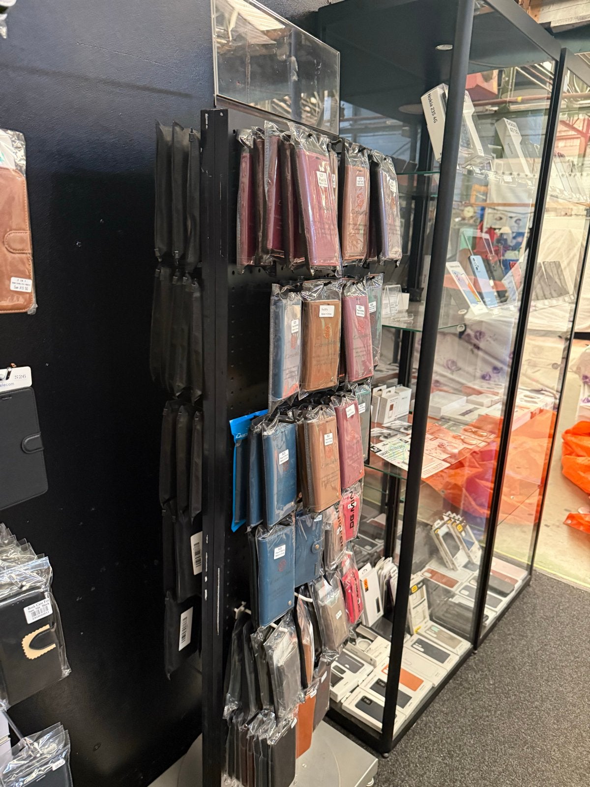 Draaibare dubbelzijdige display voor telefoonaccessoires, Ophalen